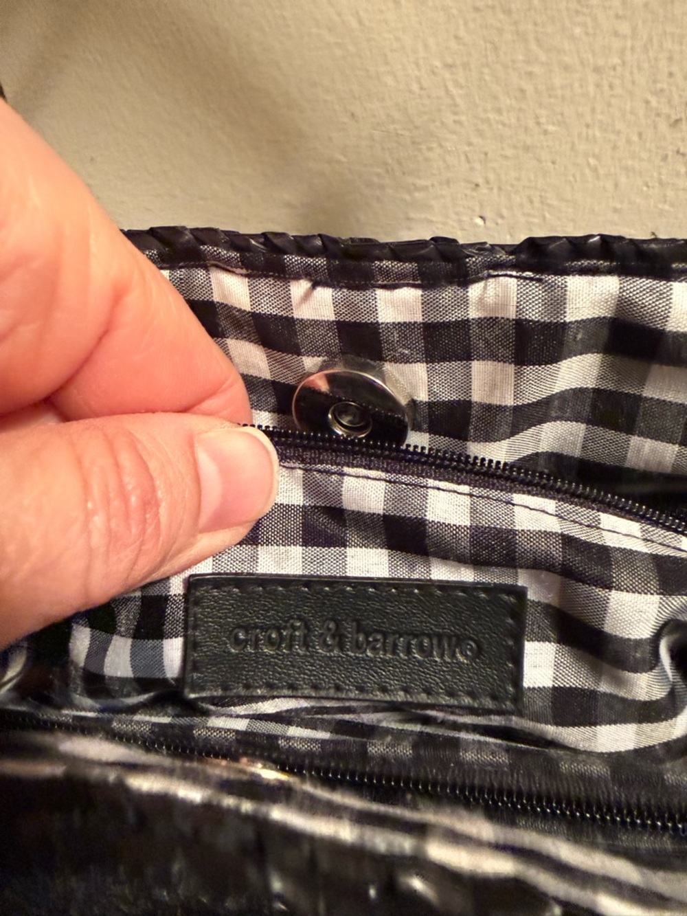 Croft & Barrow Black Woven Top-Hand Gingham Interior Satchel EUC - Picture 3 of 4